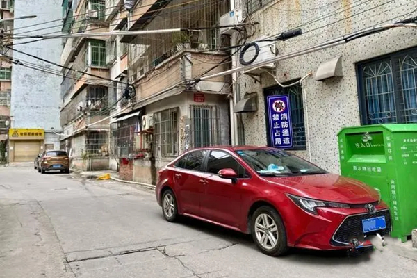 暢通消防通道，守護(hù)群眾安全！湛江坡頭消防聯(lián)合區(qū)交警大隊(duì)開展消防車通道專項(xiàng)整治